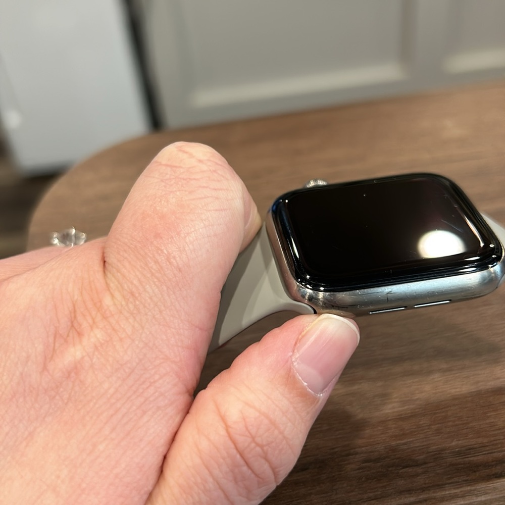 Apple Watch 5 - Picture 7 of 11